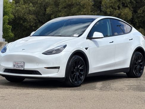Used 2023 Tesla Model Y Long Range AWD/4WD image 8