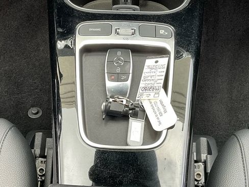 Used 2025 Mercedes-Benz CLA 250 image 36