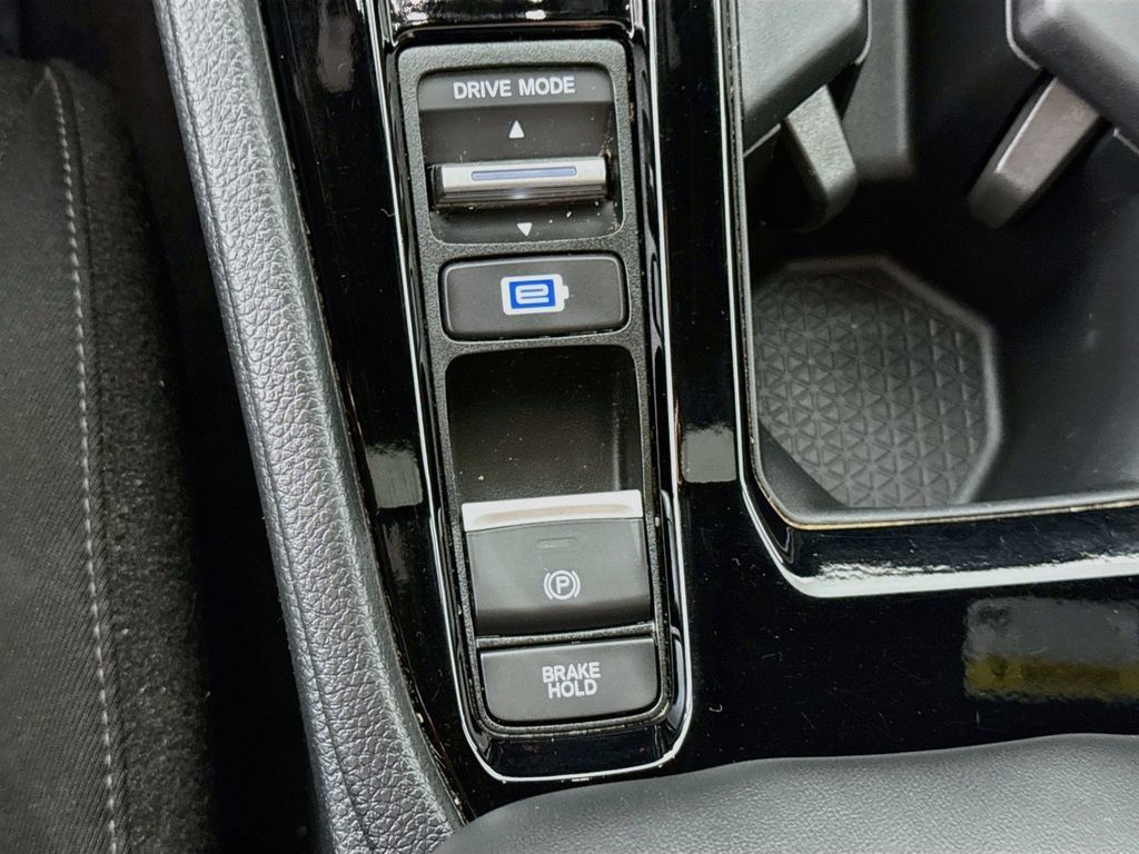 Used 2024 Honda Accord Sport image 11
