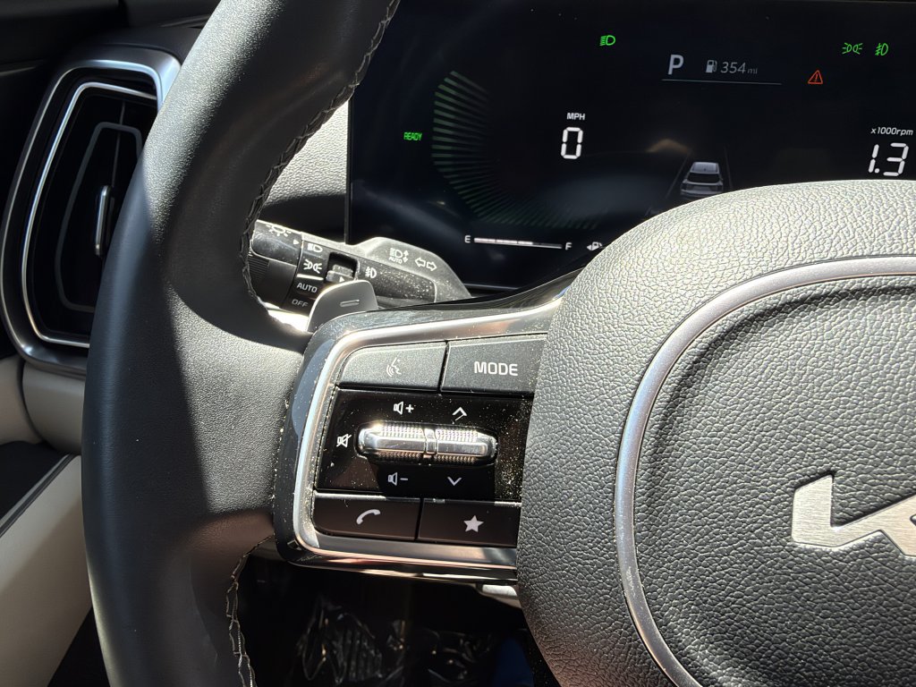 Used 2025 Kia Sorento EX FWD image 28