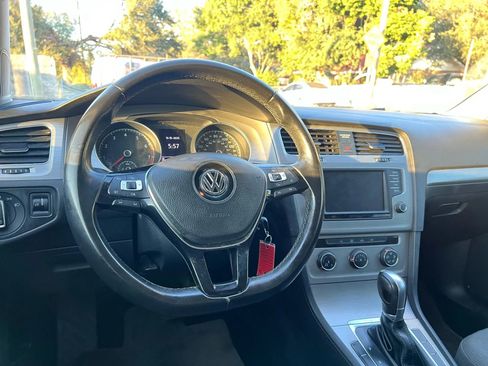 Used 2017 Volkswagen Golf S FWD image 12