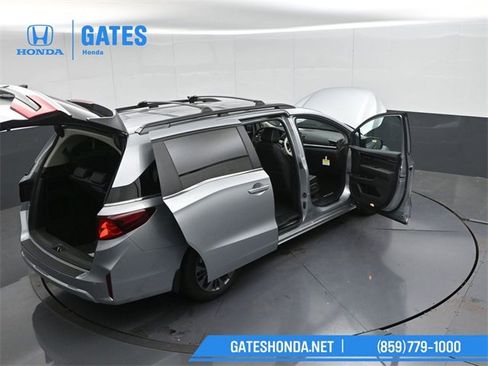 New 2026 Honda Odyssey Touring image 59