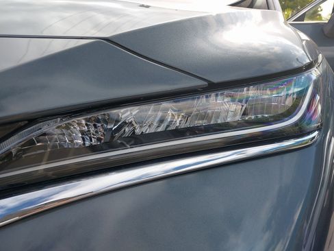 Used 2021 Toyota Venza Limited image 32