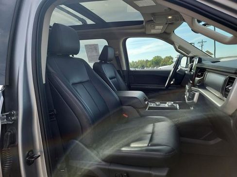 Used 2024 Ford Expedition Max XLT image 26