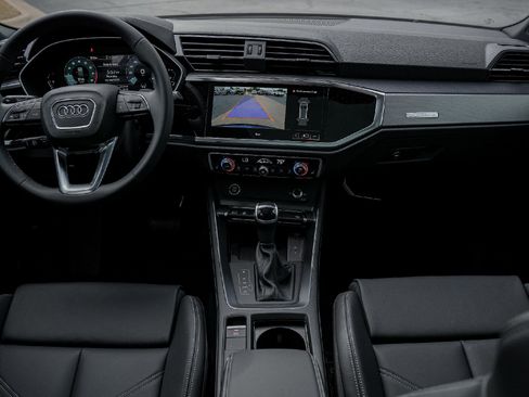 New 2025 Audi Q3 2.0T Premium image 18