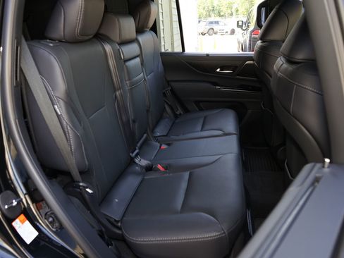 Used 2025 Lexus LX 600 4WD w/ Accessory Package (2T) image 23