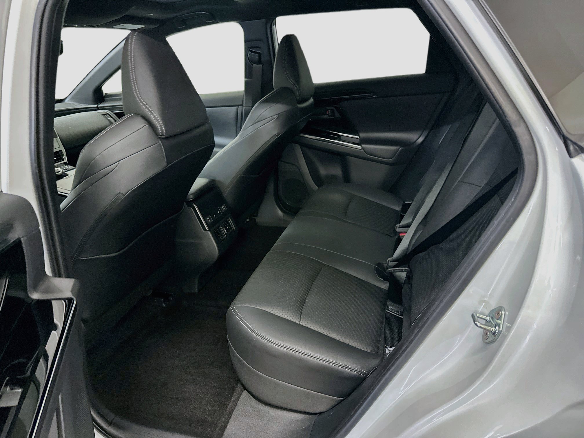 Used 2023 Subaru Solterra AWD image 30