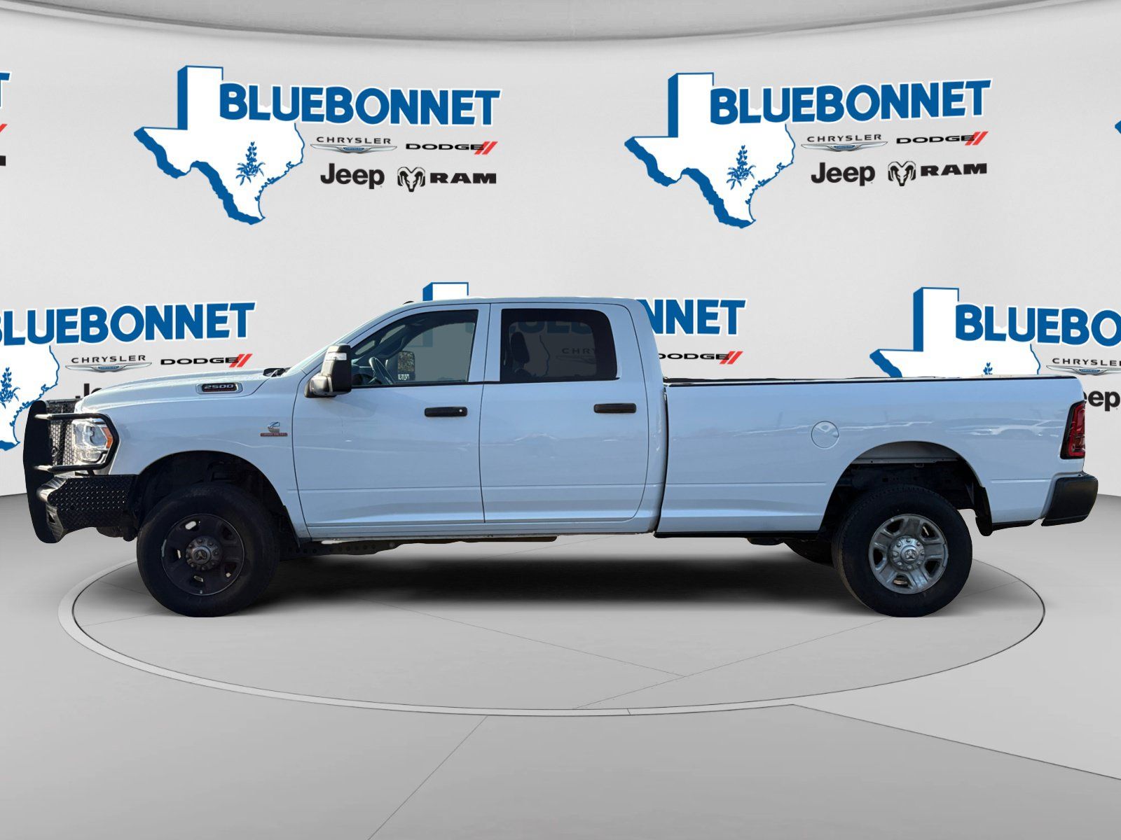 Used 2024 RAM 2500 Tradesman w/ Chrome Appearance Group AWD/4WD image 8