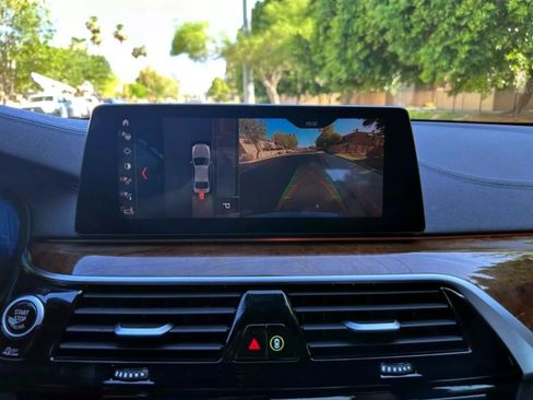 Used 2019 BMW M550i xDrive image 15