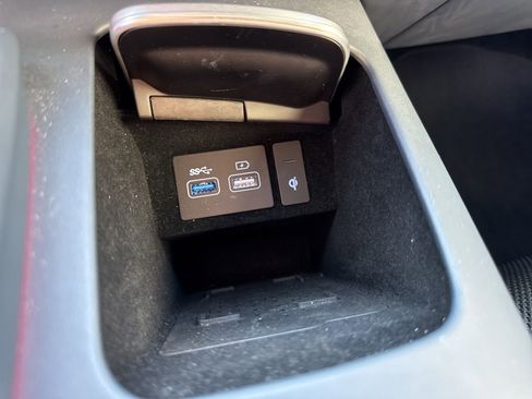 Used 2024 Genesis GV70 2.5T w/ Sport Prestige Package image 28