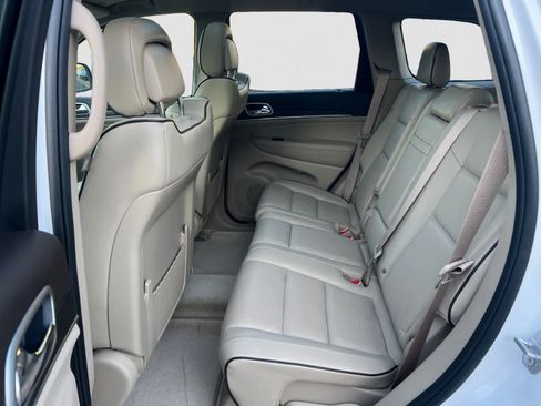 Used 2018 Jeep Grand Cherokee Overland image 11