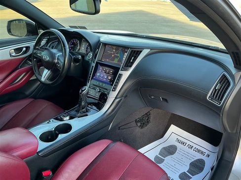 Used 2017 INFINITI Q60 Red Sport 400 image 35