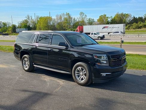 Used 2019 Chevrolet Suburban LT RWD image 7