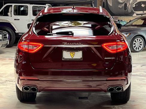 Used 2017 Maserati Levante S AWD/4WD image 8