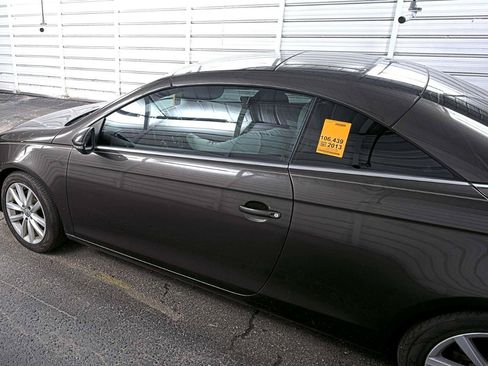 Used 2013 Volkswagen Eos Komfort FWD image 5