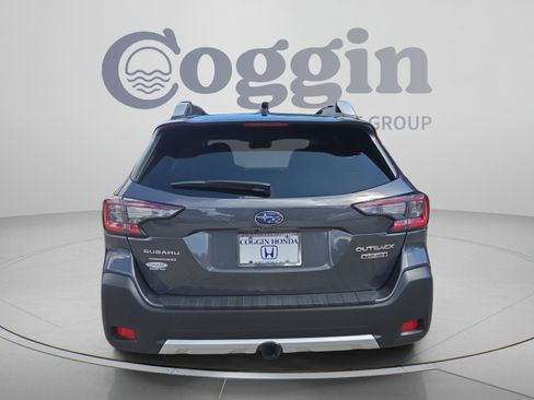 Used 2025 Subaru Outback Touring AWD/4WD image 4