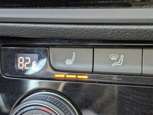 Certified 2024 Volkswagen Jetta SE image 22