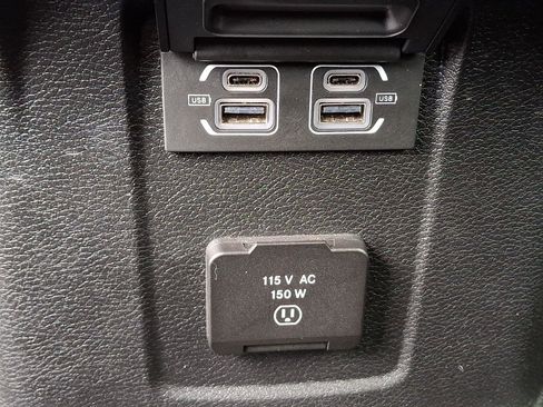 Certified 2025 Jeep Wrangler Unlimited Rubicon w/ Convenience Group image 11