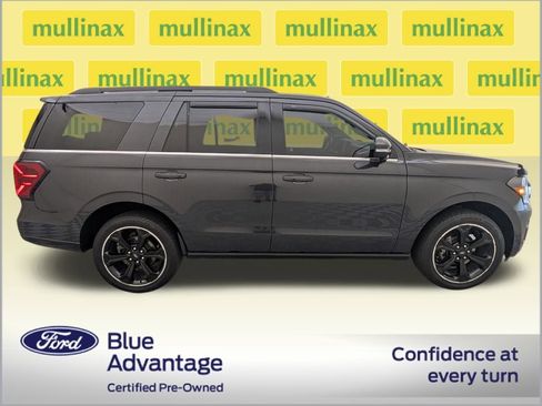 Used 2023 Ford Expedition Limited image 2