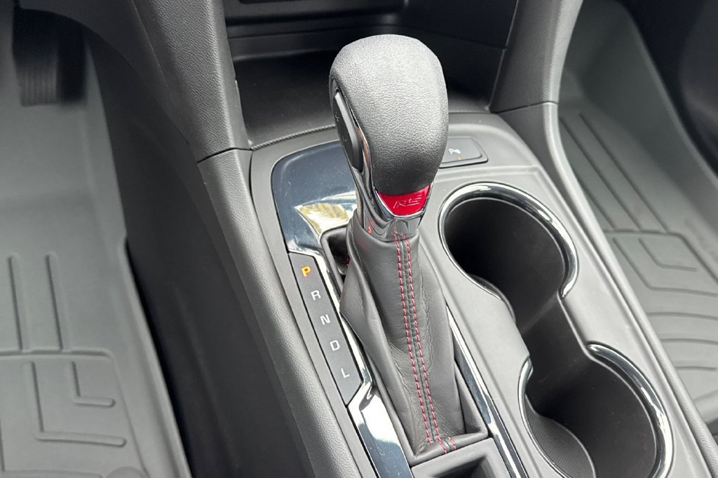 Used 2023 Chevrolet Equinox RS w/ RS Leather Package FWD image 26