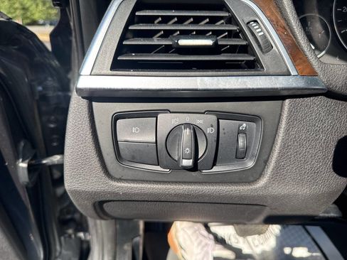 Used 2016 BMW 320i xDrive Sedan image 12