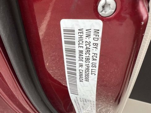 Certified 2023 Chrysler Pacifica Touring-L FWD image 18