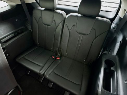 Used 2024 Kia Sorento S image 29