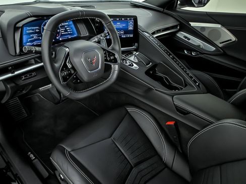 Used 2022 Chevrolet Corvette Stingray Preferred Cpe w/ Z51 Performance Package RWD image 23
