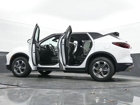 Used 2025 Chevrolet Blazer LT image 68