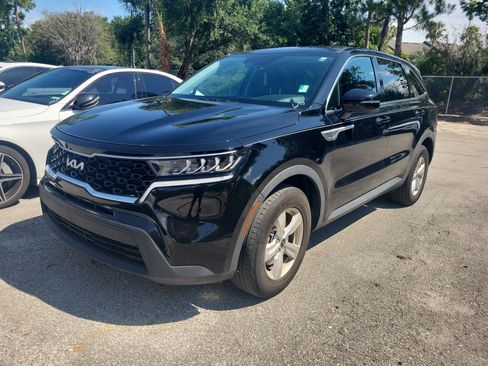 Used 2023 Kia Sorento LX FWD image 3