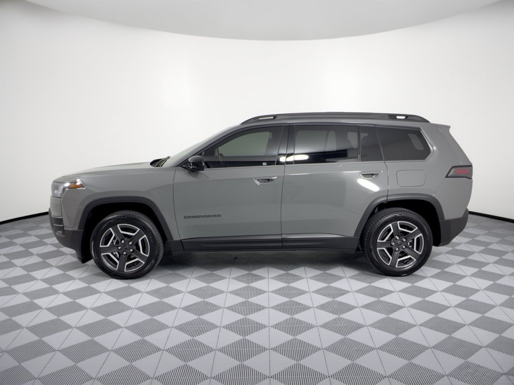 Used 2026 Jeep Cherokee Laredo AWD/4WD image 2