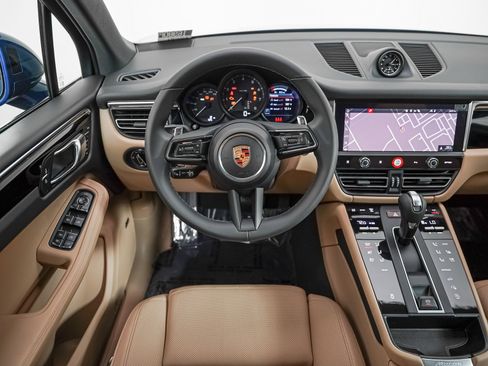 New 2026 Porsche Macan image 16