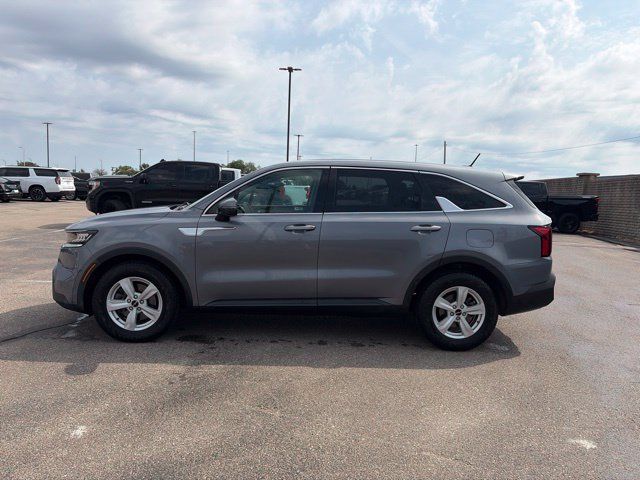 Used 2022 Kia Sorento LX FWD image 4