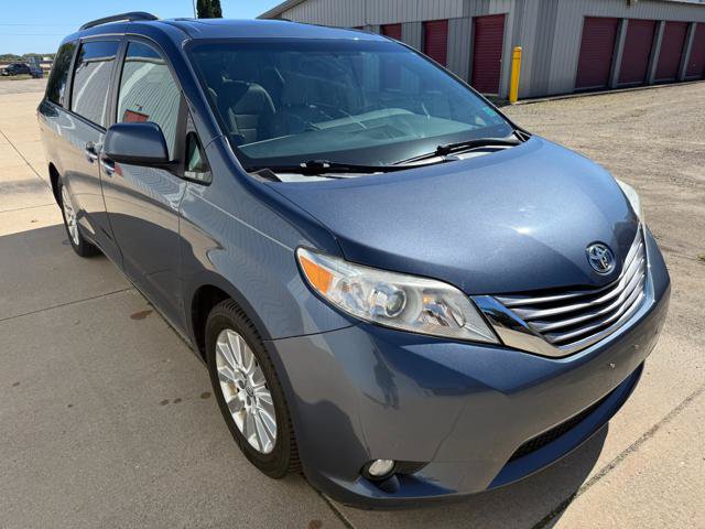 Used 2015 Toyota Sienna XLE AWD/4WD image 5