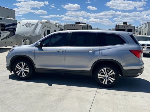 Used 2017 Honda Pilot EX image 7