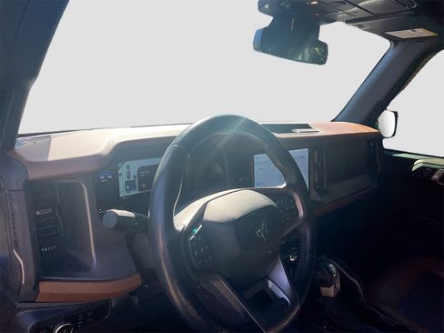 Used 2024 Ford Bronco Outer Banks image 9