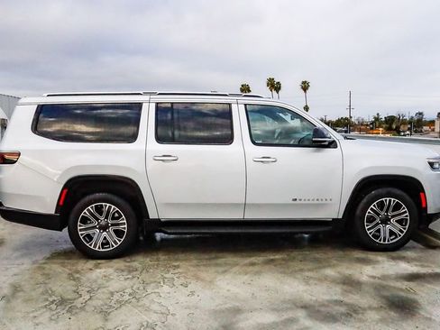 Used 2024 Jeep Wagoneer L Series II w/ Flexible Seating Group image 13