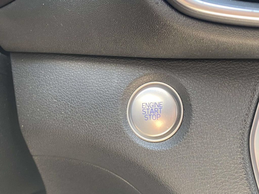 Used 2019 Hyundai Santa Fe FWD image 29