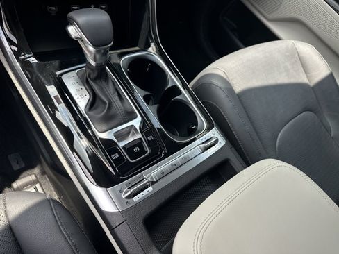 Certified 2023 Kia Carnival SX Prestige FWD image 37