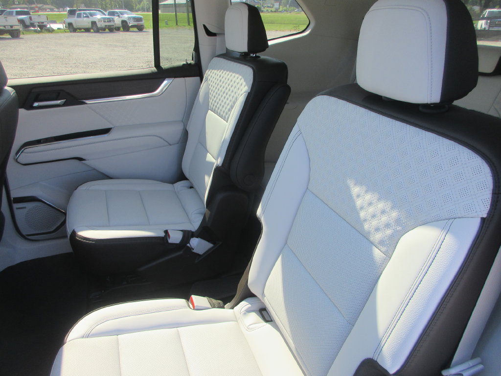 New 2027 GMC Acadia Denali FWD image 12