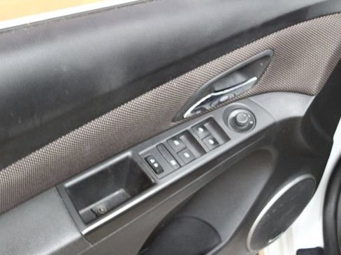 Used 2016 Chevrolet Cruze LT w/ Sun, Sound and Sport Package FWD image 13