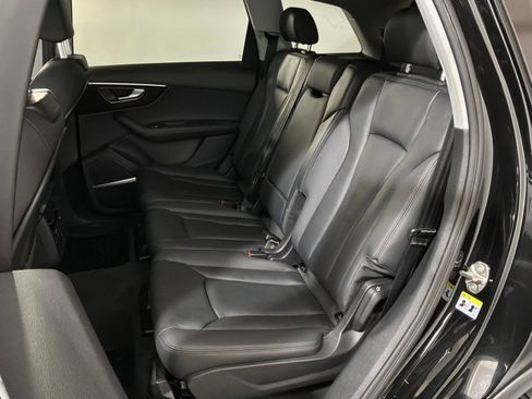 Used 2023 Audi Q7 3.0T Premium Plus w/ Premium Plus Package AWD/4WD image 19