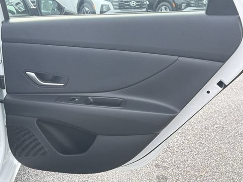 New 2026 Hyundai Elantra Hybrid FWD image 18
