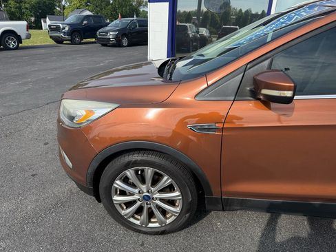 Used 2017 Ford Escape Titanium FWD image 3