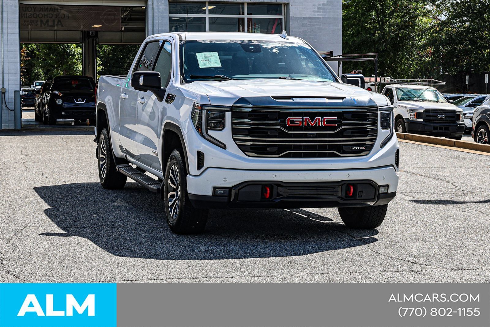 Used 2023 GMC Sierra 1500 AT4 w/ AT4 Preferred Package AWD/4WD image 5