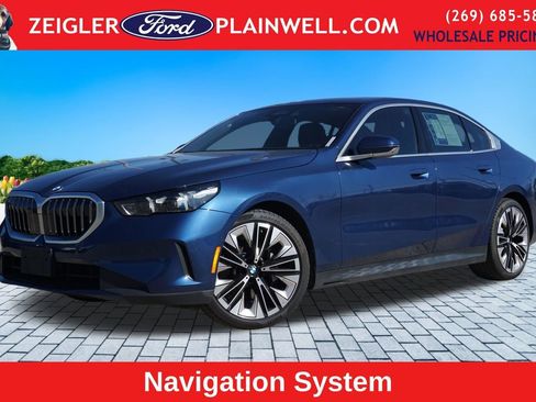 Used 2024 BMW 530i xDrive w/ Premium Package AWD/4WD image 1