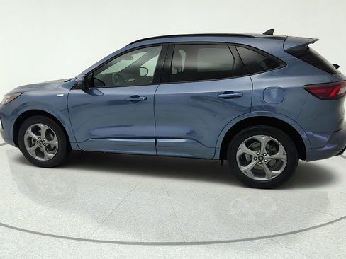Used 2023 Ford Escape ST-Line Select AWD/4WD image 4