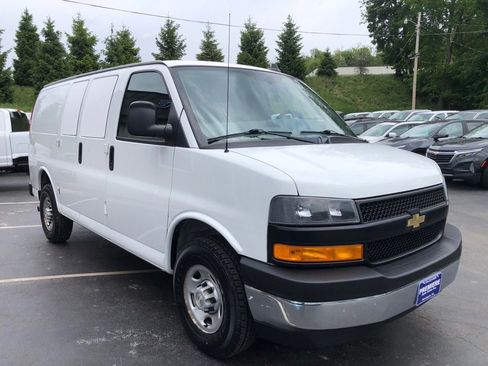 Used 2021 Chevrolet Express 2500 w/ Driver Convenience Package RWD image 7