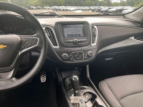 Used 2017 Chevrolet Malibu LS w/ LPO, Convenience Package 1 FWD image 18