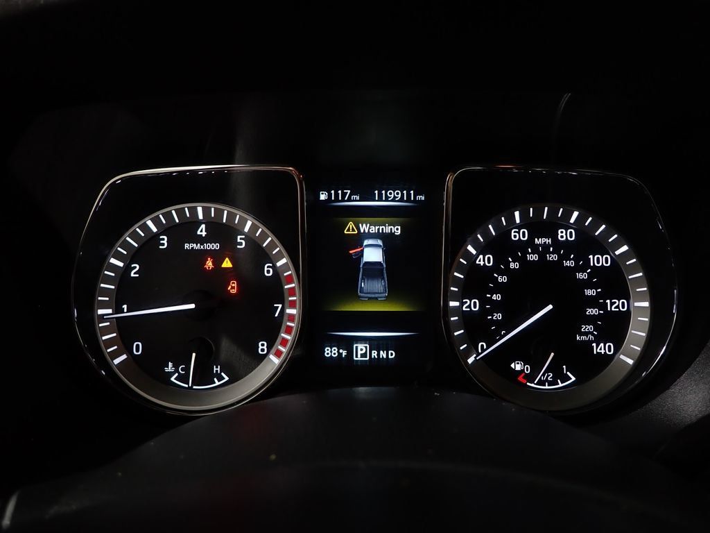 Used 2017 Nissan Titan SV RWD image 21